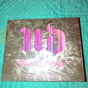 Urban Decay Troublemaker Eyeshadow Palette